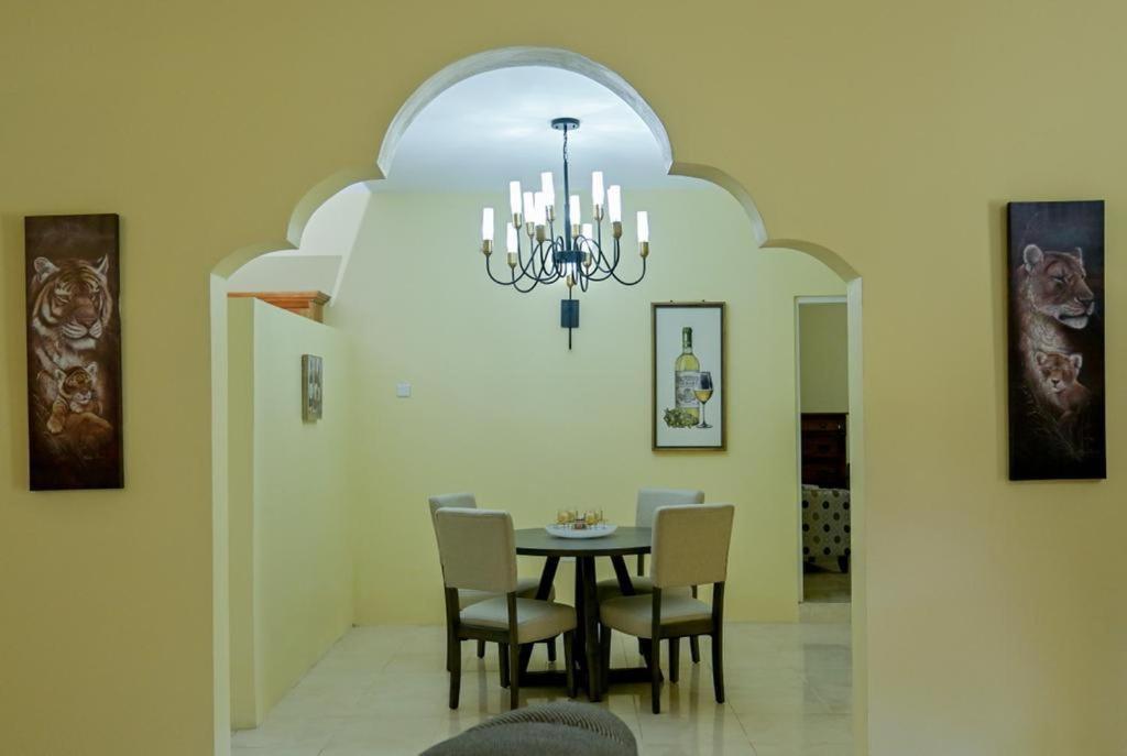 Champagne Villa Whitehouse Exterior photo