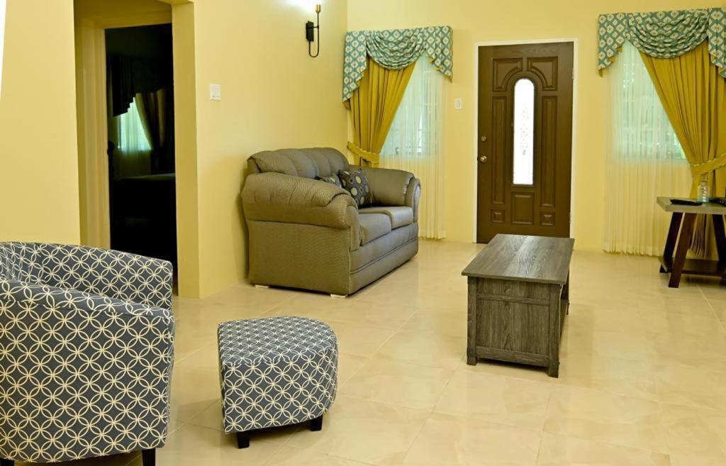 Champagne Villa Whitehouse Exterior photo